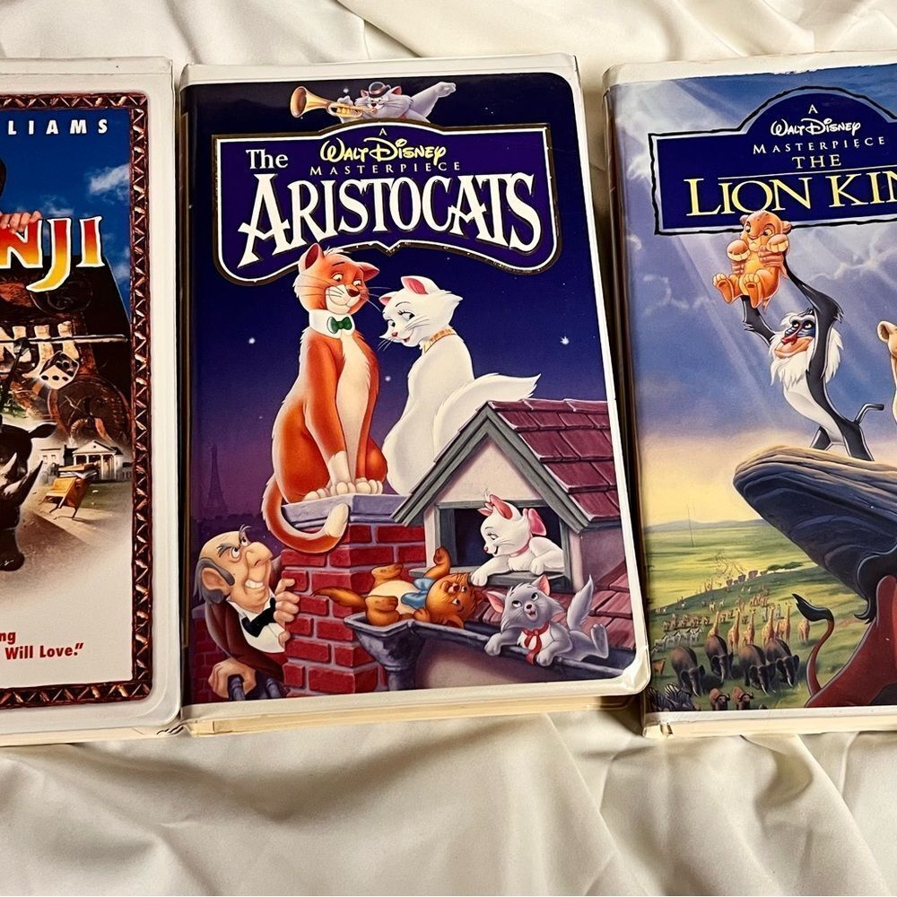 Disney The Lion King VHS - Green and Red Cover